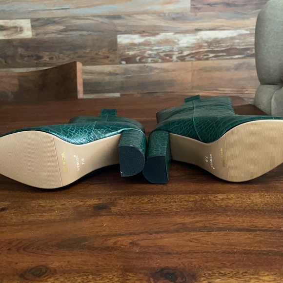 New never worn cute booties - Picture 4 of 5